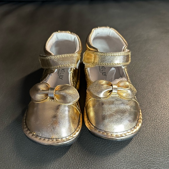 NEW Jack & Lily “My Shoes” (Dee) in Gold / Size 24-30 Months (US & CA: 7.5 - 8) - Picture 2 of 6